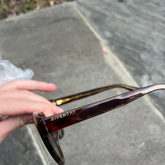 Brand new GIVENCHY Gv 7068/S Sunglasses - Picture 3 of 7